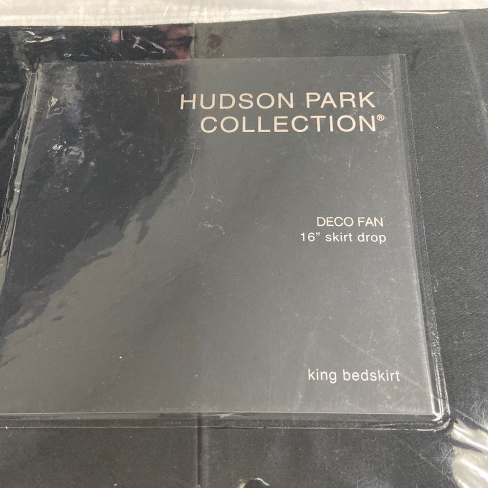 Hudson Park Collection Black Deco Fan Full/Queen Classic Bedskirt - Picture 4 of 4